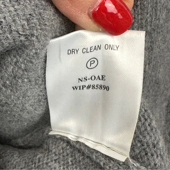 Woolrich Women's Wool Pewter Gray Sweater
with Hem and Cuff Accents Size M - Picture 15 of 16